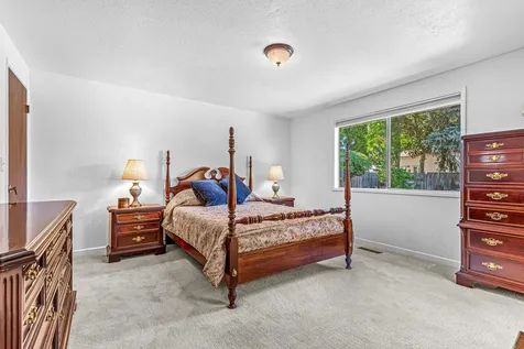 2569 Delmar Way Medford OR 97504