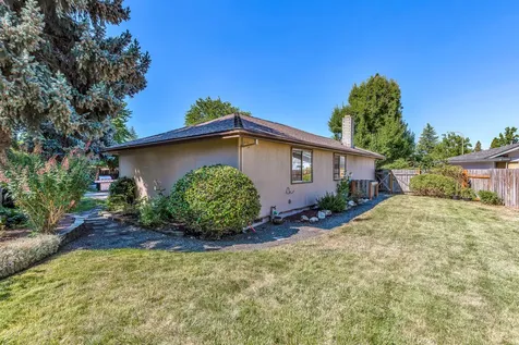 2569 Delmar Way Medford OR 97504