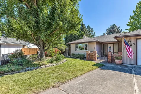 2569 Delmar Way Medford OR 97504