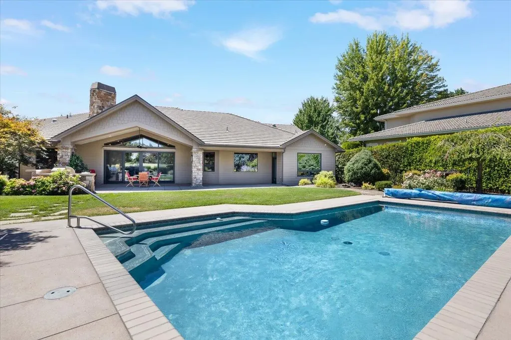 287 Island Pointe Drive Medford OR 97504