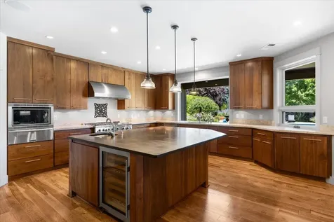 287 Island Pointe Drive Medford OR 97504