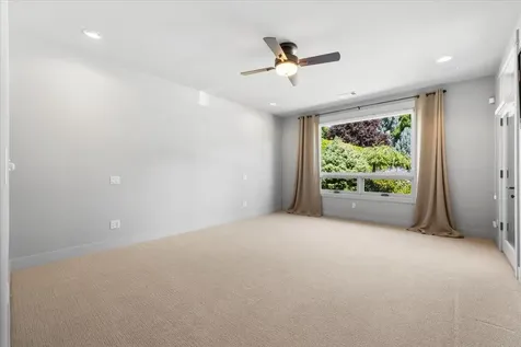 287 Island Pointe Drive Medford OR 97504