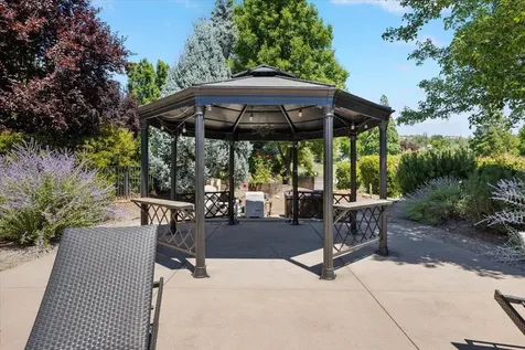 287 Island Pointe Drive Medford OR 97504