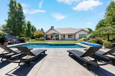 287 Island Pointe Drive Medford OR 97504