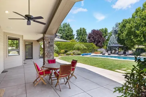 287 Island Pointe Drive Medford OR 97504