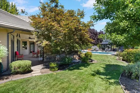 287 Island Pointe Drive Medford OR 97504