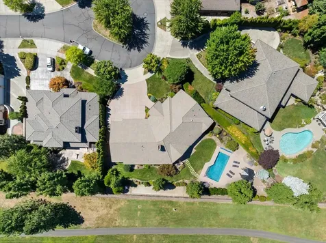 287 Island Pointe Drive Medford OR 97504