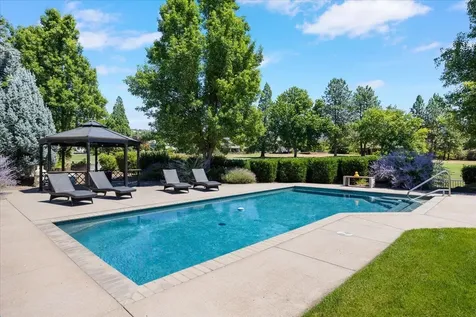 287 Island Pointe Drive Medford OR 97504