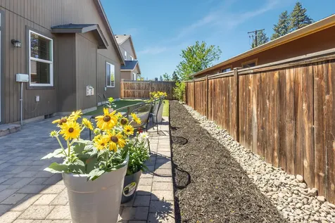 1077 SE 6th Street Bend OR 97702