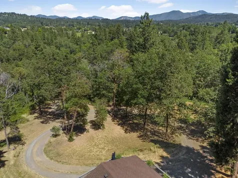 3300 - Amber Lane Grants Pass OR 97527