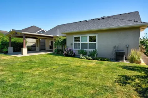 3767 Sunleaf Avenue Medford OR 97504