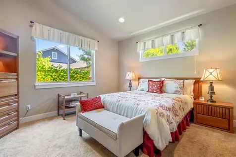 424 NW 29th Street Redmond OR 97756