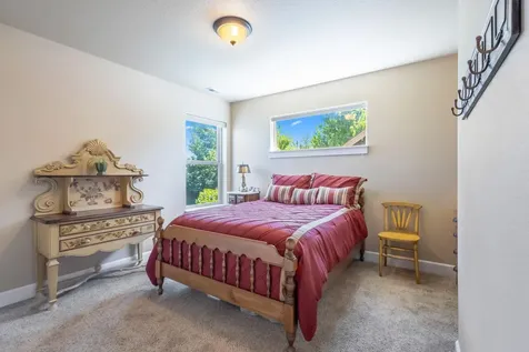 424 NW 29th Street Redmond OR 97756