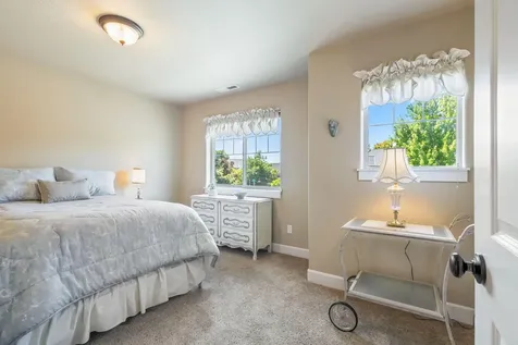 424 NW 29th Street Redmond OR 97756