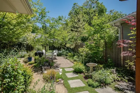 148 N Wightman Street Ashland OR 97520