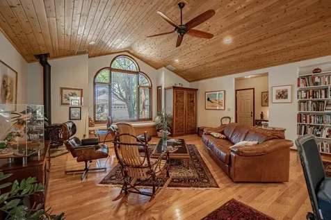 148 N Wightman Street Ashland OR 97520