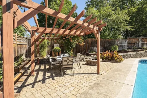 2909 Farmington Avenue Medford OR 97504