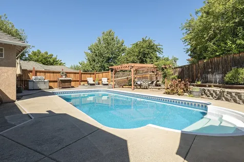 2909 Farmington Avenue Medford OR 97504