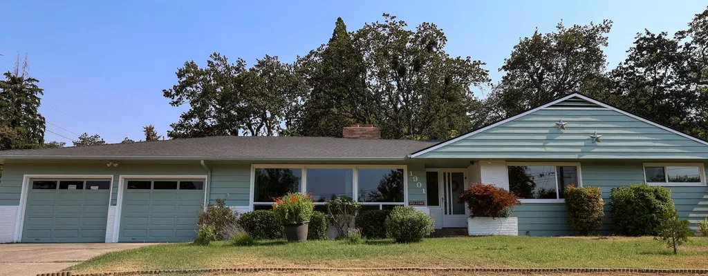 1901 Stratford Avenue Medford OR 97504
