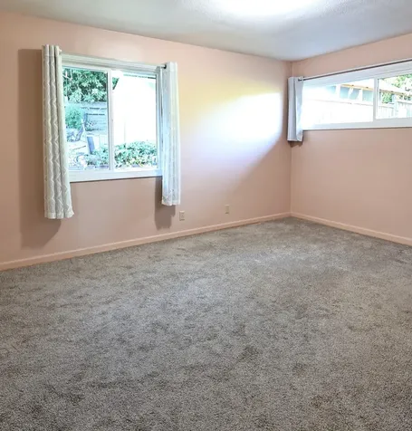 1901 Stratford Avenue Medford OR 97504