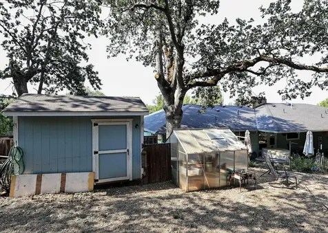 1901 Stratford Avenue Medford OR 97504