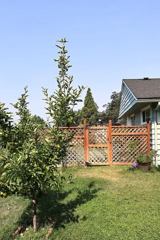 1901 Stratford Avenue Medford OR 97504