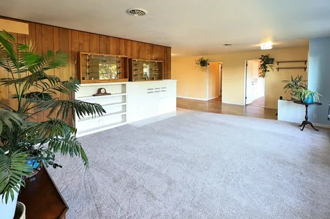1901 Stratford Avenue Medford OR 97504