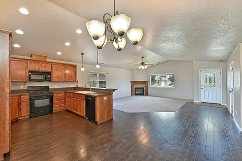 2243 Manchester Drive Medford OR 97501