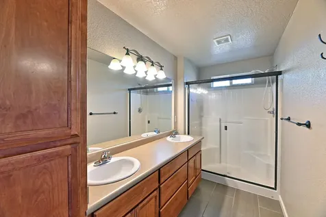 2243 Manchester Drive Medford OR 97501