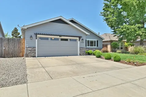 2243 Manchester Drive Medford OR 97501