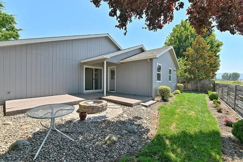 2243 Manchester Drive Medford OR 97501