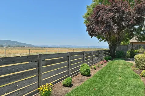 2243 Manchester Drive Medford OR 97501