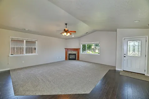 2243 Manchester Drive Medford OR 97501