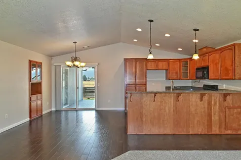 2243 Manchester Drive Medford OR 97501