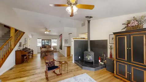 955 Penny Drive Ashland OR 97520