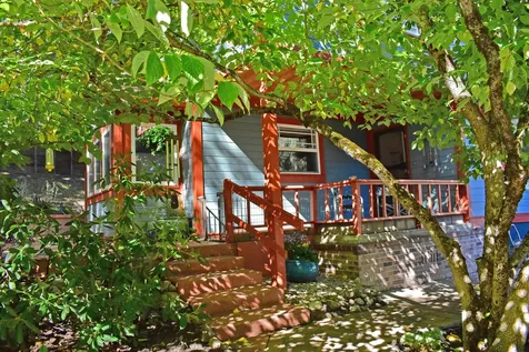 955 Penny Drive Ashland OR 97520