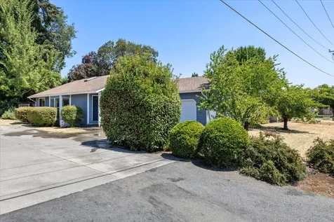 1687 Leonard Road Grants Pass OR 97527