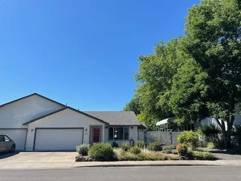 870 Columbine Way Central Point OR 97502
