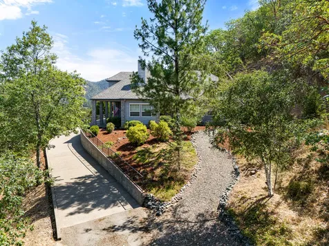 180 Malone Way Grants Pass OR 97527
