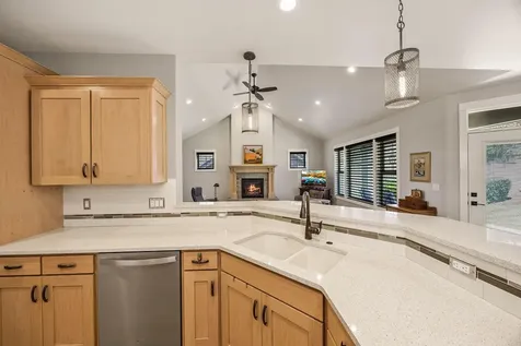 3969 Sunleaf Avenue Medford OR 97504