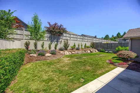 3969 Sunleaf Avenue Medford OR 97504