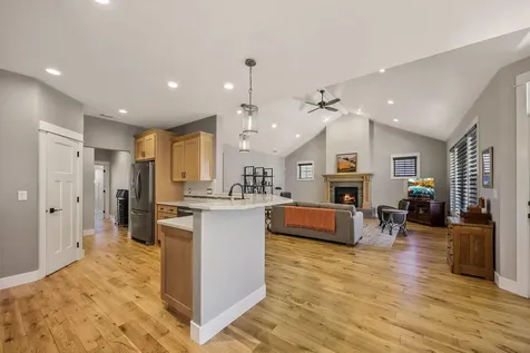 3969 Sunleaf Avenue Medford OR 97504