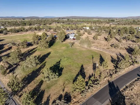 1594 SW Bent Loop Powell Butte OR 97753