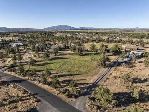 1594 SW Bent Loop Powell Butte OR 97753
