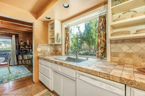 650 Monroe Street Ashland OR 97520
