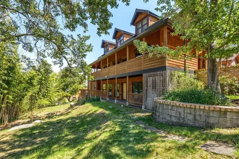 650 Monroe Street Ashland OR 97520