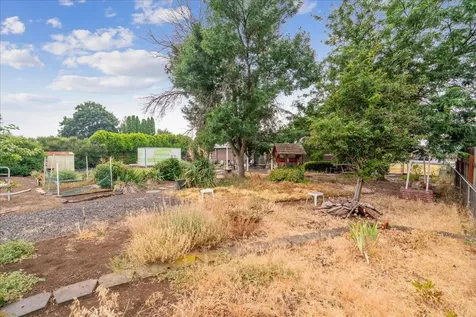2130 NW 12th Street Redmond OR 97756