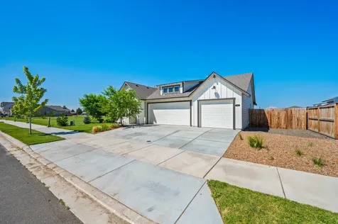 1242 NW Golf Course Drive Madras OR 97741