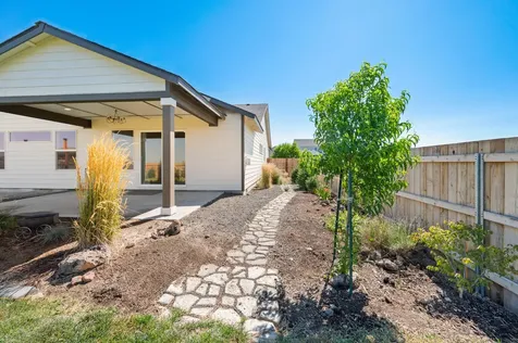 1242 NW Golf Course Drive Madras OR 97741