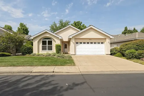 748 Fernwood Drive Medford OR 97504